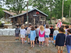 Enfants_cabane_ostreicole_Sanguinet_Conservatoire_Landes_Gascogne